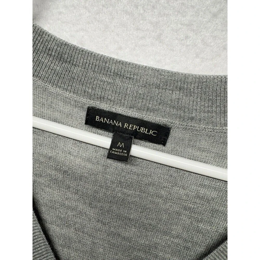 Banana Republic Jumper Mens Medium Gray 100% Merino Wool V Neck Knit